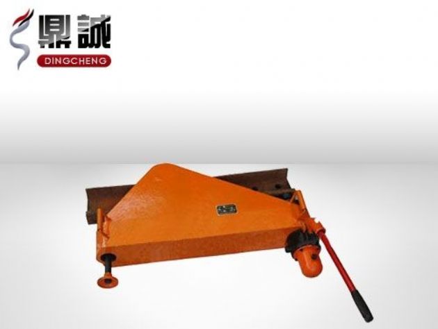 點(diǎn)擊查看詳細(xì)信息<br>標(biāo)題：垂直液壓彎軌機(jī) 閱讀次數(shù)：4207